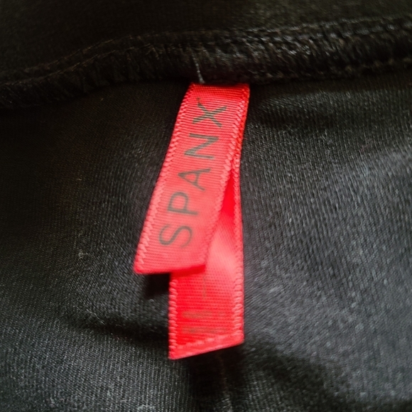 SPANX Ready To Wow Capri Structured Black Leggings Womens Size 1 Shaping - Picture 6 of 8